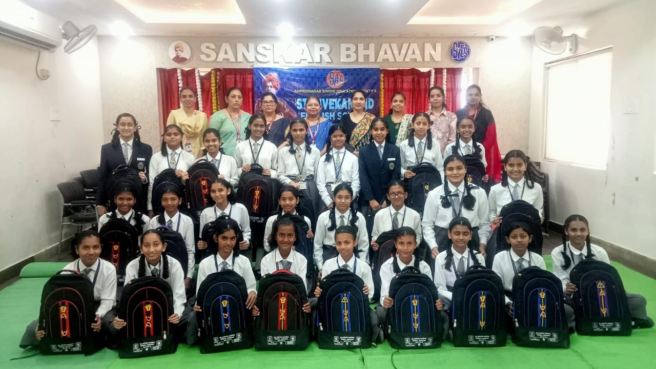 School kit distribution 370